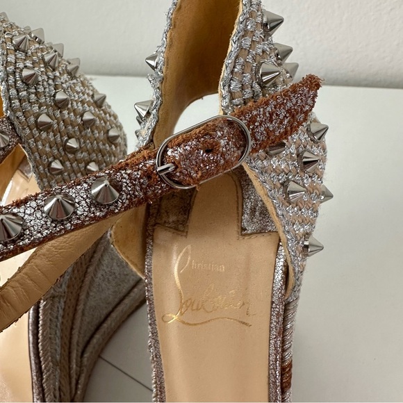 Christian Louboutin Metallic Leather and Raffia Pyraclou Wedge Sandals SZ EUR 39 - Picture 6 of 11